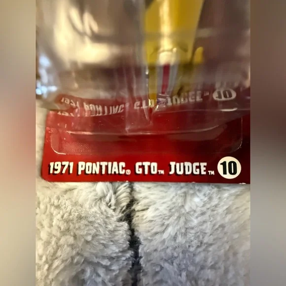 Johnny Lightning The Mummy Die-Cast Muscle Car - Yellow & Black - Picture 3 of 5